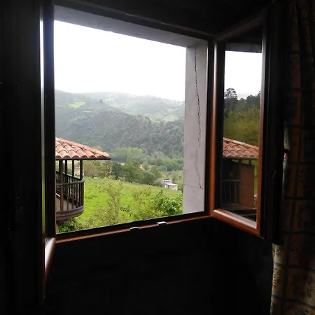 La Casona De Belmonte Ovinana (Belmonte de Miranda)