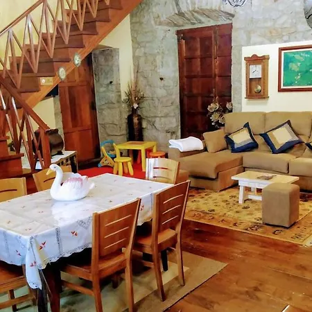 La Casona De Belmonte مزرعة للإقامة *